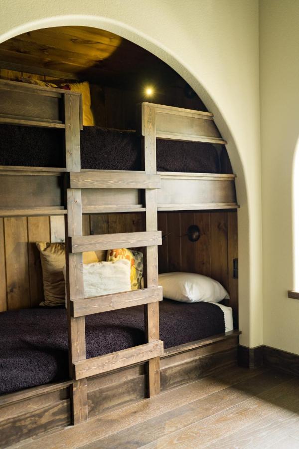 Ancient Lore Village Knoxville Extérieur photo