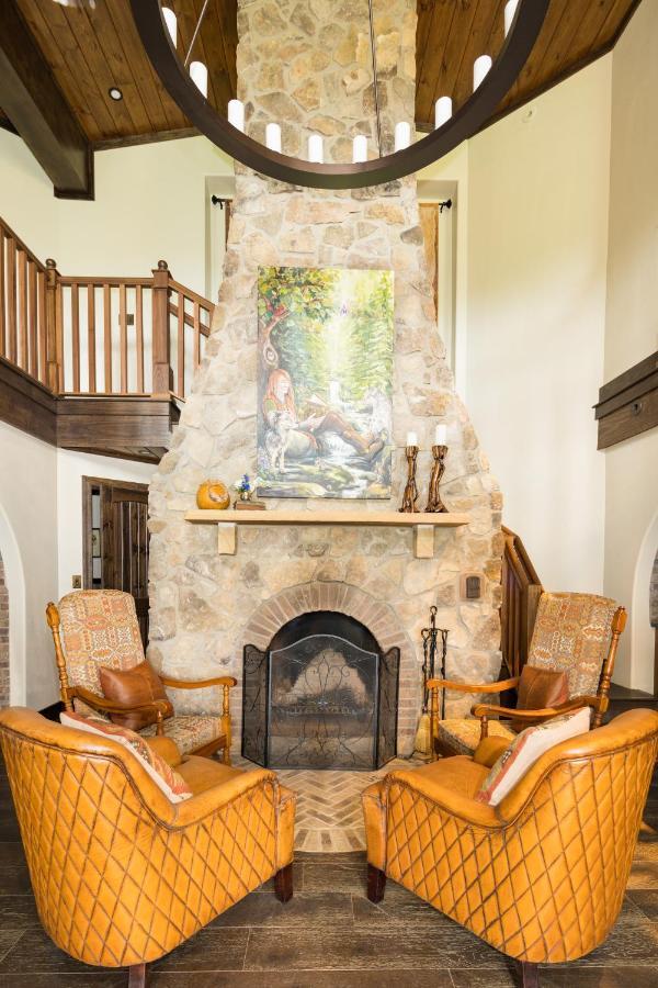Ancient Lore Village Knoxville Extérieur photo