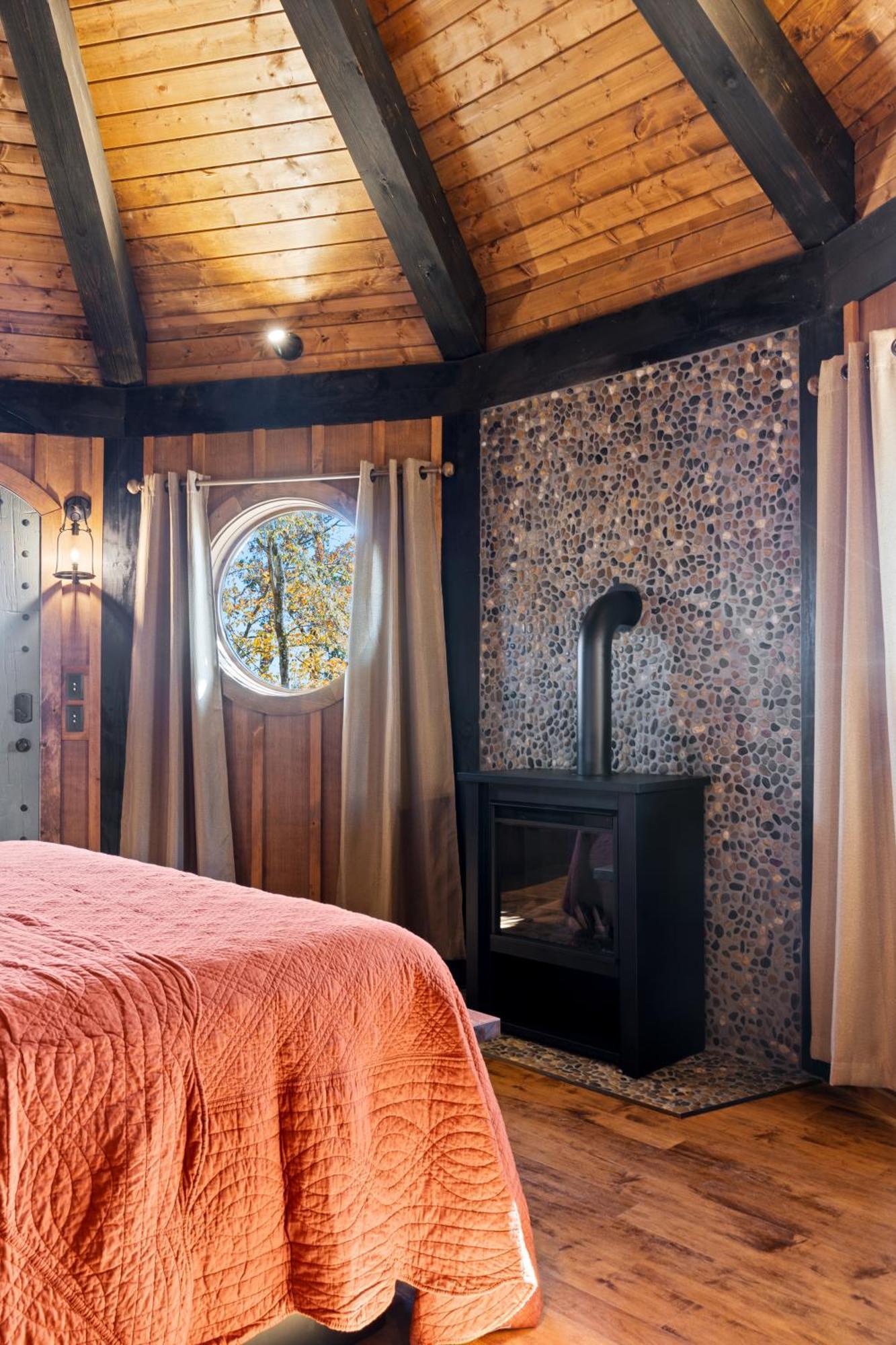 Ancient Lore Village Knoxville Extérieur photo